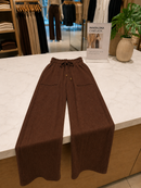 Calça Pantalona Canelada Feminina – Elegância e Conforto para Todos os Momentos