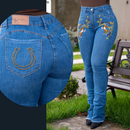 Calça Jeans Flare Country Bordada Feminina com Elastano Modeladora